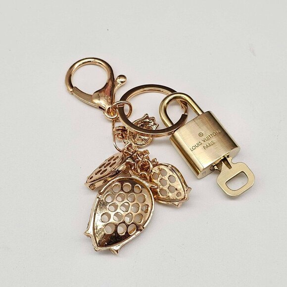 100% Auth Louis Vuitton Lock & Key with unbranded Bagcharm, Keycharm, Keychain - Picture 3 of 7